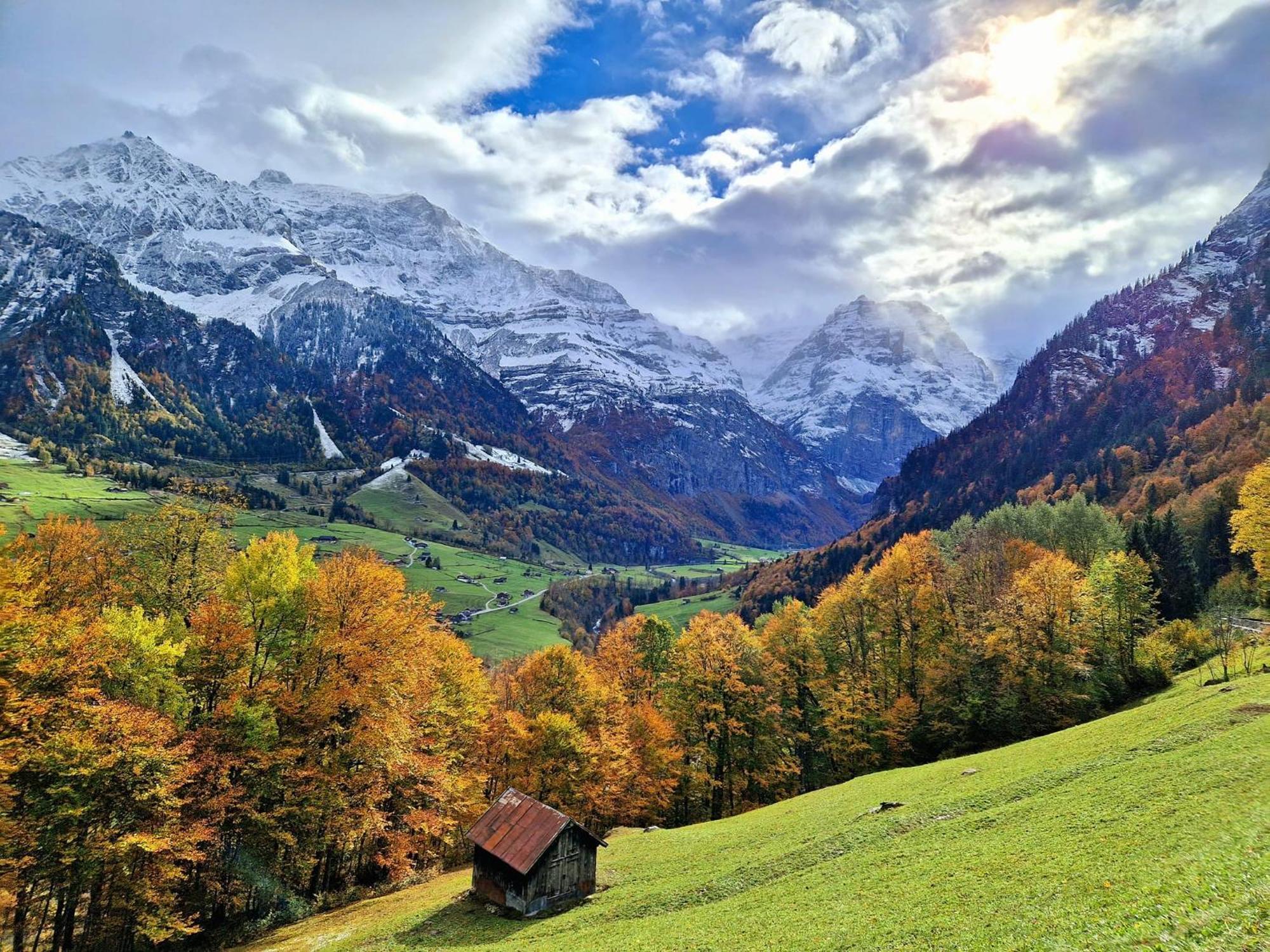 Bed And Breakfast - Die Aelplersuit Fuer Backpackers Im Berghuesli Linthal Exteriör bild